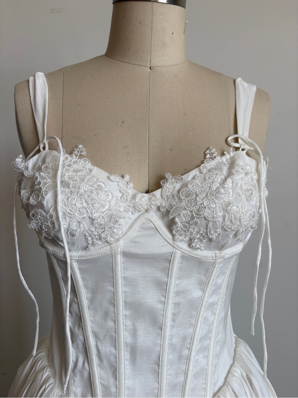 $589 NWT For Love And Lemons “Antoinette” Taffeta Midi Dress in White Sz 8 - Picture 6 of 12